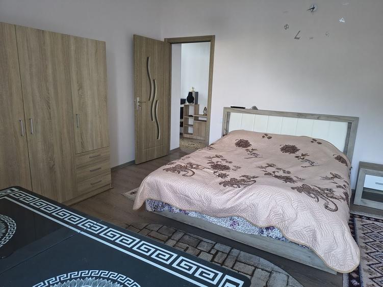 Apartament cu 2 camere decomandat, mobilat în P-ța Ovidiu