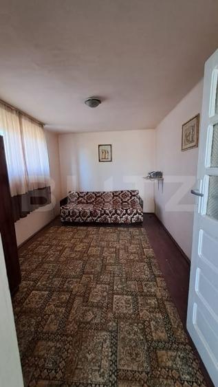 Casă individuală cu 6 camere cu Canalizare în Exterior Est