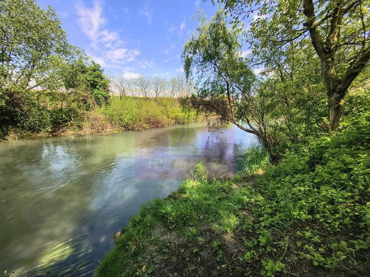 Casă individuală cu 3 camere cu Canalizare în Câmpurelu