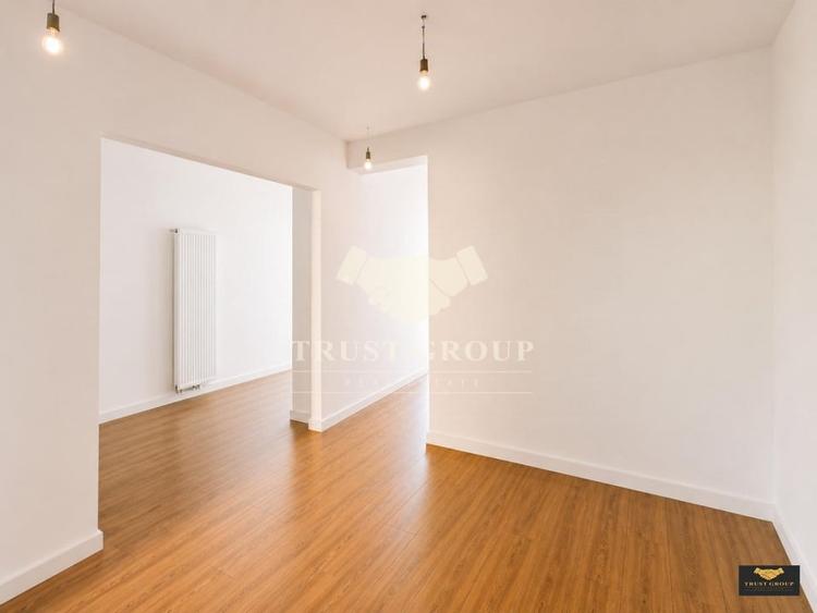 Penthouse cu 3 camere decomandat în Mihai Bravu