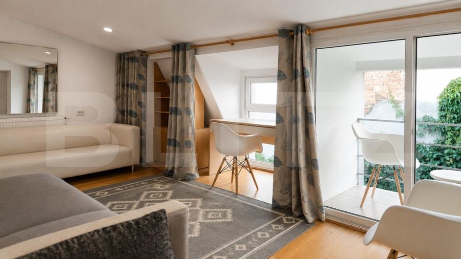 Apartament cu 2 camere semidecomandat, mobilat în Central