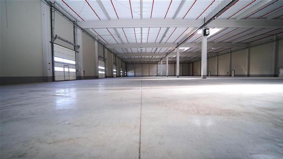 Spațiu industrial, de 4,277 mp, în Borș