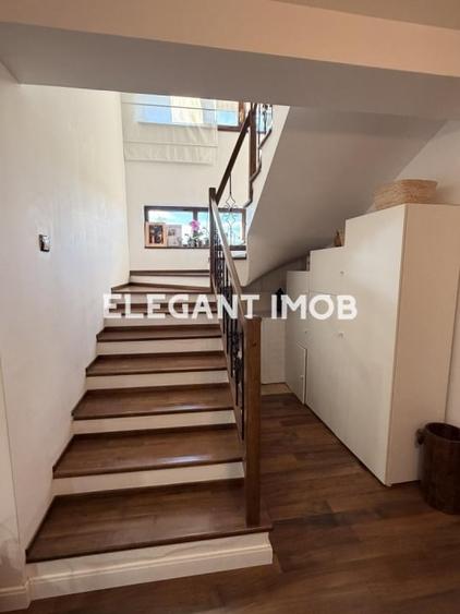 Casă individuală cu 6 camere cu Teren 600 Mp în Corbeanca