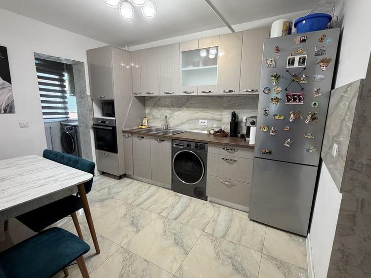 Apartament cu 2 camere semidecomandat în Rovine