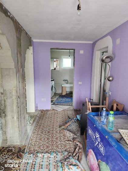 Casă cu 4 camere cu Teren 1700 Mp în Zamostea