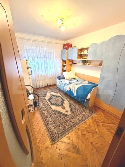 Apartament cu 4 camere decomandat, mobilat în Sânmartin