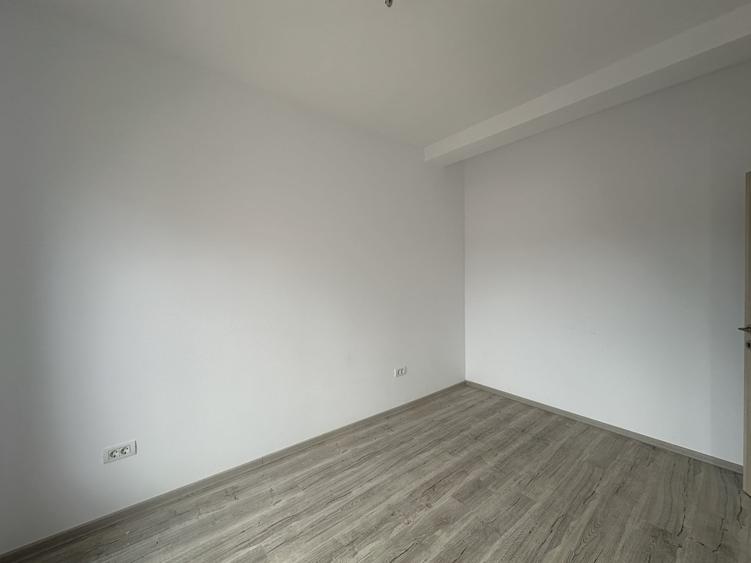 Duplex cu 5 camere cu Canalizare în Moșnița Nouă