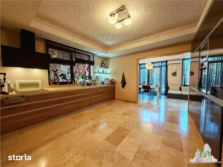 Casă cu 6 camere cu Teren 1000 Mp în Corbeanca
