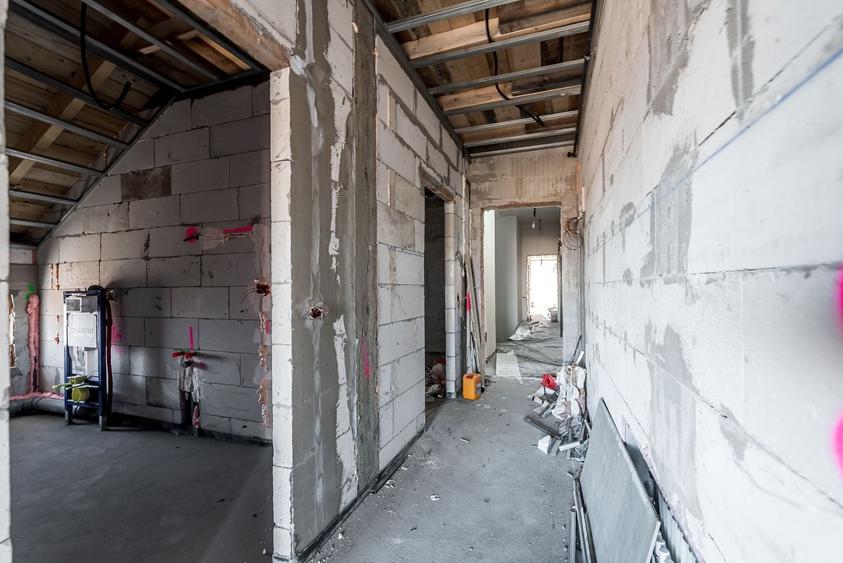 Apartament cu 3 camere semidecomandat în Micălaca