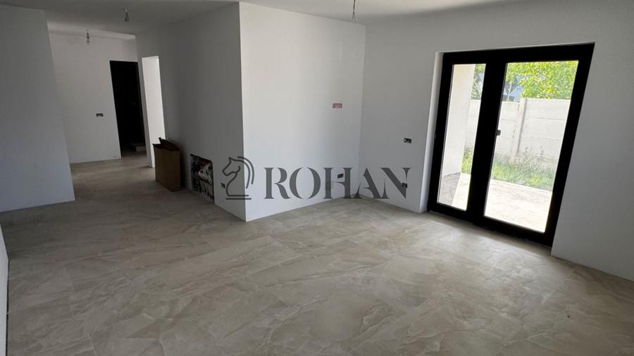 Casă individuală cu 3 camere cu Canalizare în Micești