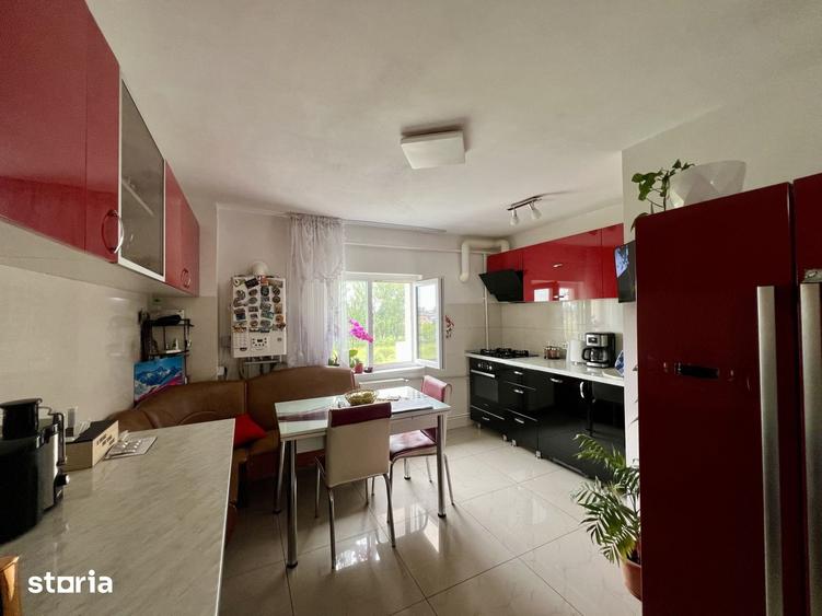 Apartament cu 4 camere decomandat în Giroc