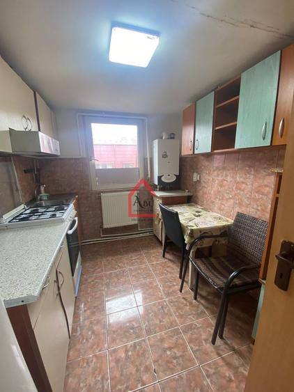 Apartament cu 2 camere decomandat în Mircea cel Bătrân