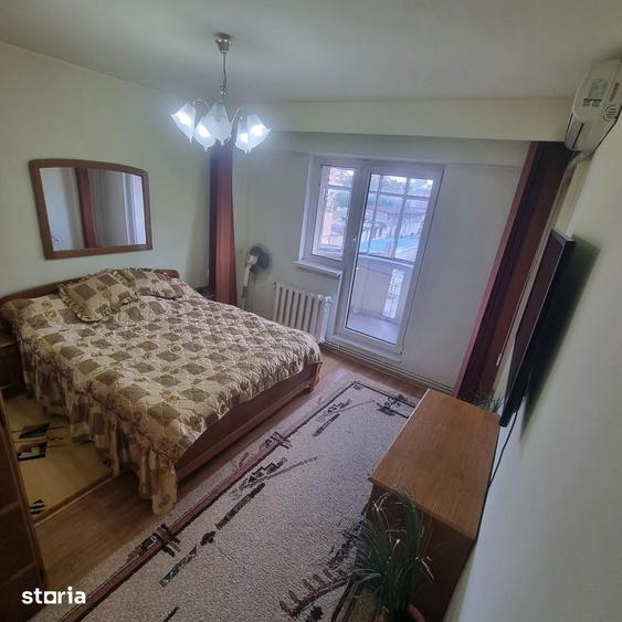 Apartament cu 3 camere semidecomandat în Mărăști
