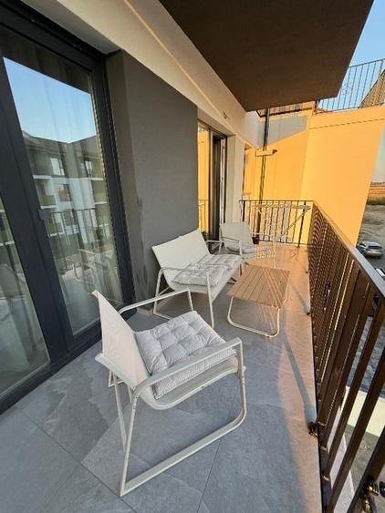 Apartament cu 2 camere semidecomandat, mobilat în Giroc