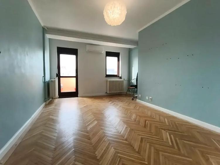 Apartament cu 5 camere decomandat în Unirii