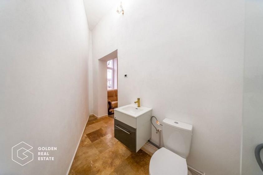 Casă cu 3 camere cu Canalizare în Lipova