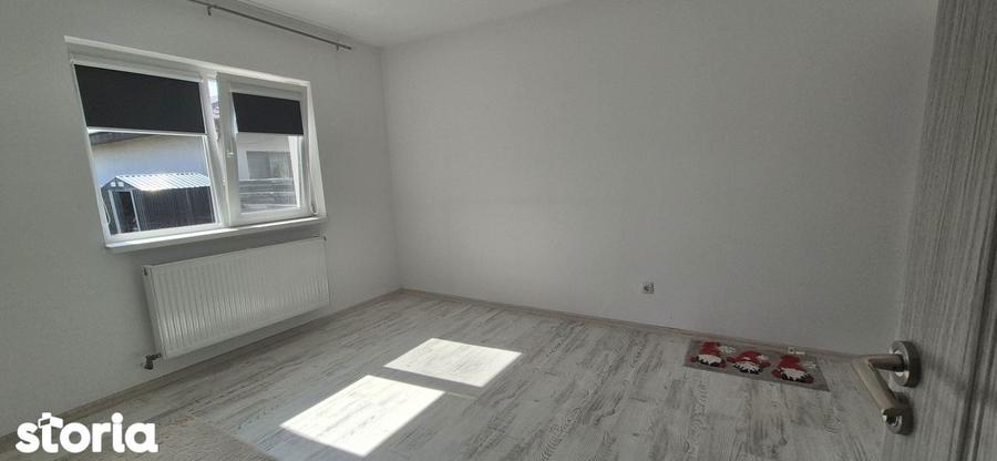 Casă cu 4 camere cu Teren 417 Mp în Clinceni