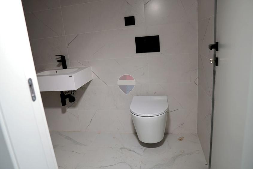 Apartament cu 3 camere decomandat în Theodor Pallady