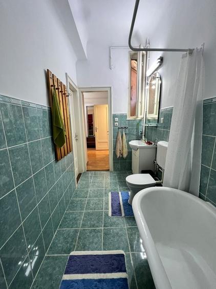 Apartament cu 3 camere semidecomandat, mobilat în Ultracentral