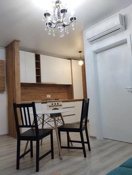 Apartament cu 2 camere semidecomandat în Micro 17