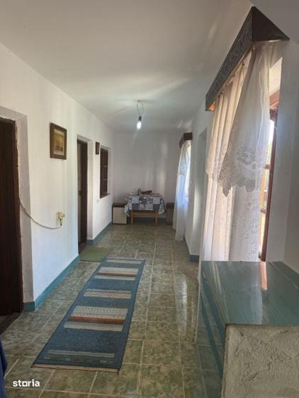 Casă cu 4 camere în Vârvor