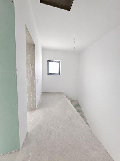 Duplex cu 3 camere cu Canalizare în Moșnița Nouă