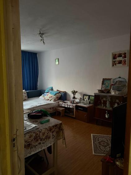 Apartament cu 3 camere decomandat în Tineretului