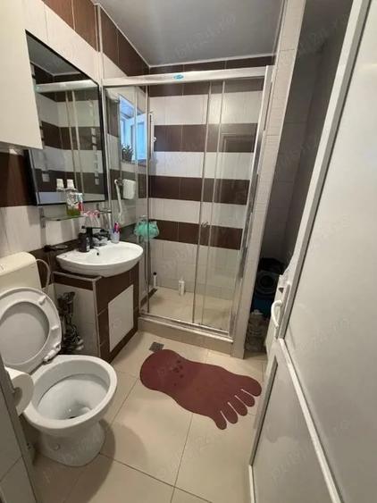 Apartament cu 2 camere semidecomandat în Craiovița Nouă
