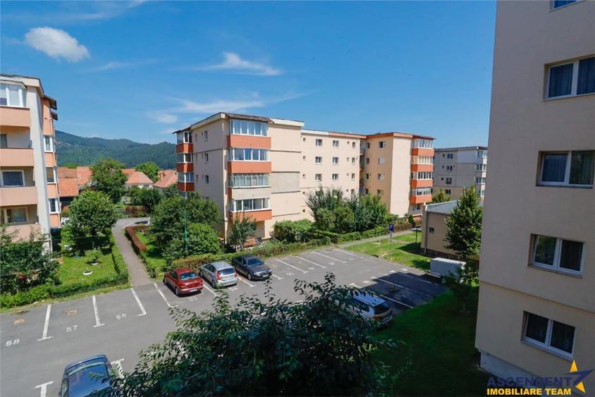 Apartament cu 2 camere decomandat în Zărnești