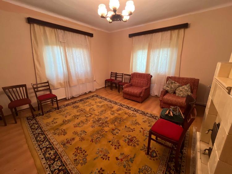 Casă cu 4 camere în Central