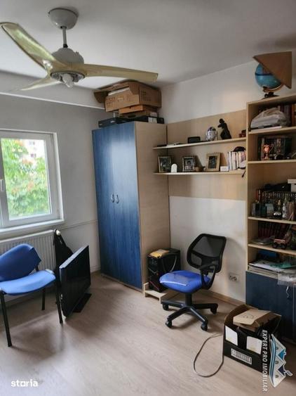 Apartament cu 3 camere decomandat în Drumul Sării
