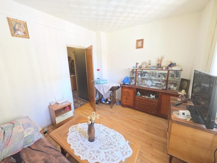 Apartament cu 2 camere semidecomandat în Craiter