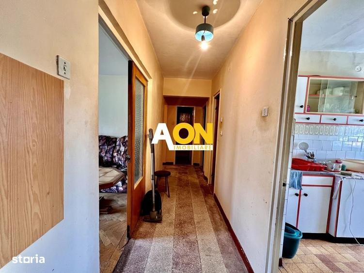 Apartament cu 3 camere decomandat în Cetate