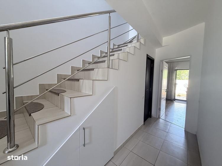 Casă cu 3 camere cu Teren 100 Mp în Central