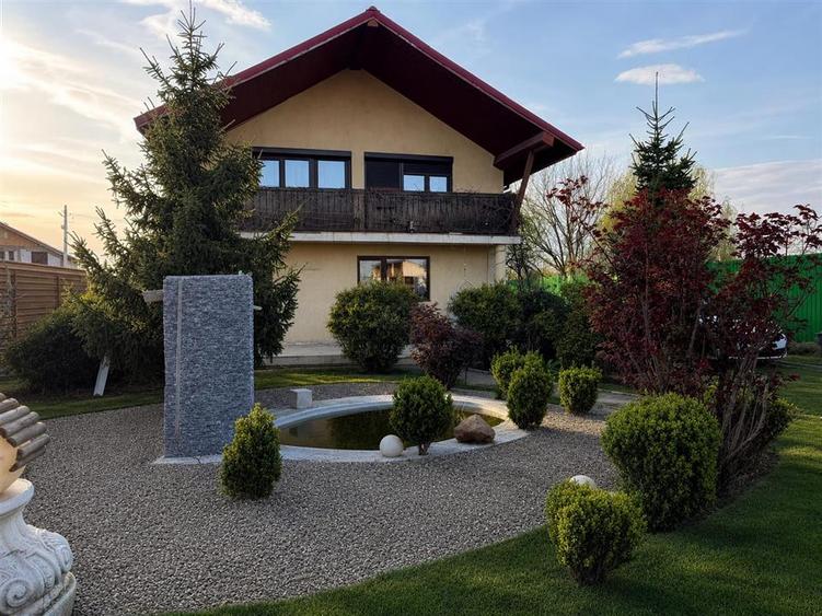 Casă individuală cu 4 camere cu Canalizare în Zahanaua