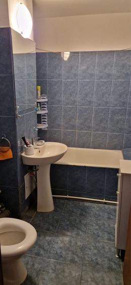 Apartament cu 2 camere decomandat în Km 5