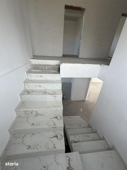 Casă cu 5 camere cu Teren 335 Mp în Central