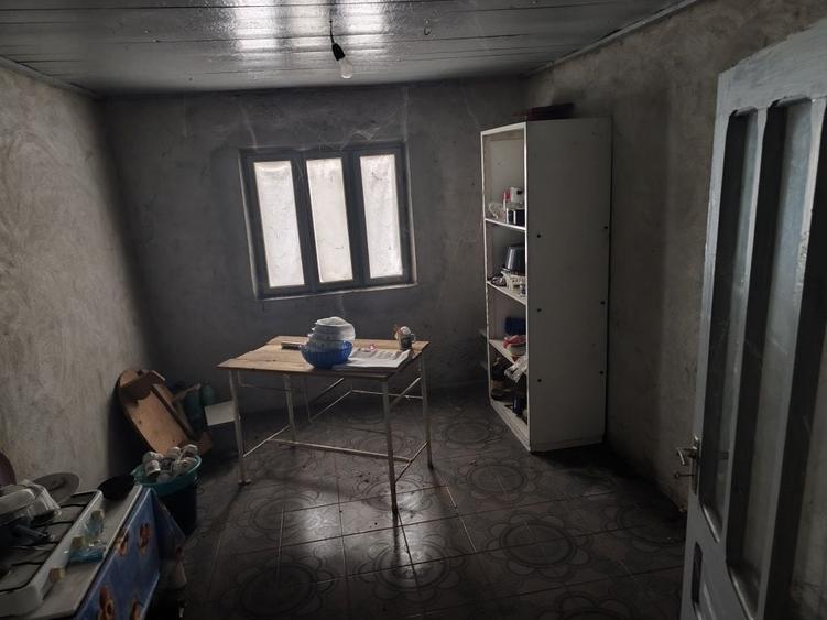 Casă cu 4 camere cu Teren 1700 Mp în Băbăița