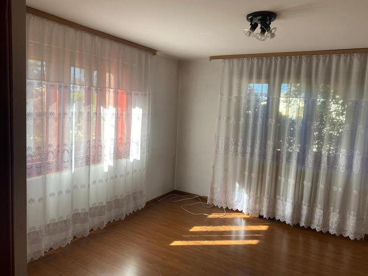 Casă individuală cu 8 camere cu Teren 1820 Mp în Vadu Moldovei