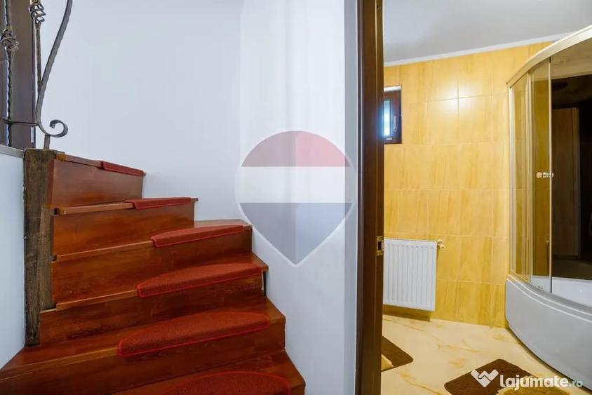 Casă cu 5 camere cu Teren 696 Mp în Vulcan