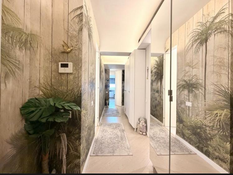Apartament cu 3 camere decomandat, mobilat în Central