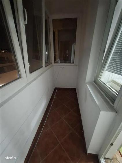 Apartament cu 3 camere decomandat, mobilat în Tei