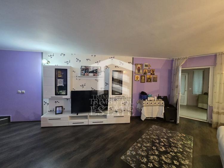 Duplex cu 6 camere cu Canalizare în Central