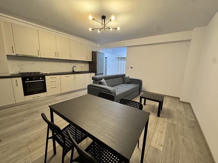 Apartament cu 2 camere decomandat în Central — fotografia 1