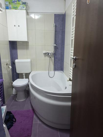 Apartament cu 2 camere decomandat în Drumul Taberei
