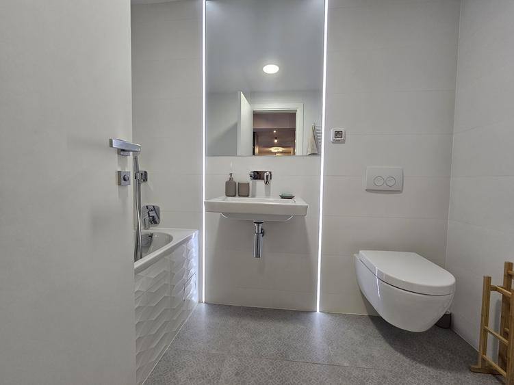 Apartament cu 2 camere semidecomandat, mobilat în Aviației