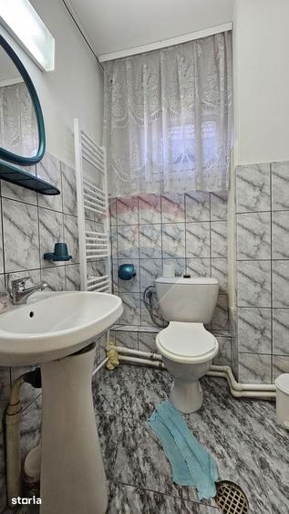 Casă cu 5 camere cu Teren 2078 Mp în Baia