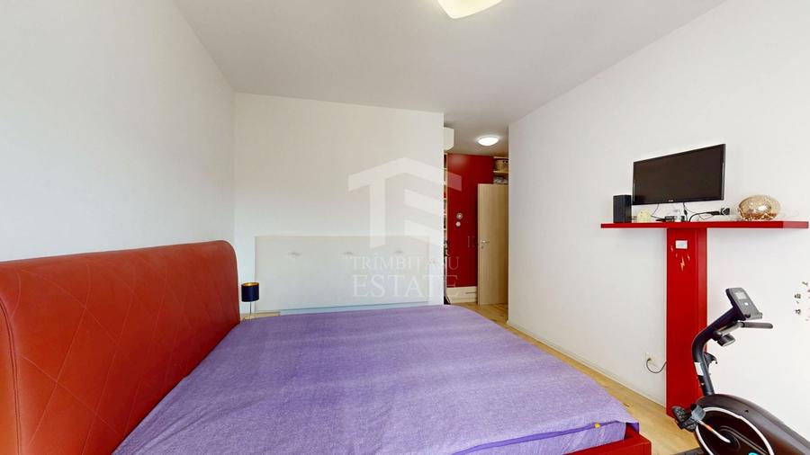 Apartament cu 4 camere semidecomandat, mobilat în Băneasa