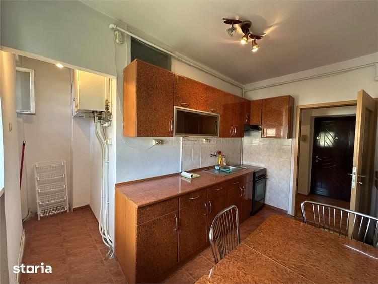 Apartament cu 3 camere semidecomandat în Luncă