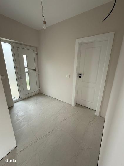 Casă cu 4 camere cu Teren 420 Mp în Valea Adâncă